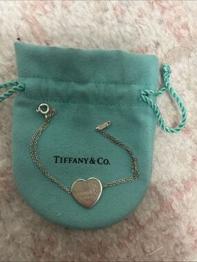 Tiffany & Co. Silver Heart Tag Bracelet with Tiffany Blue Pouch